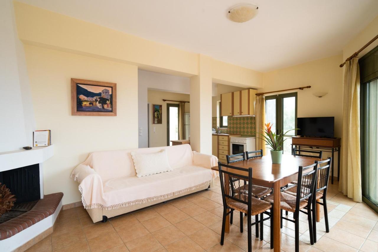 Villa Luisa Exclusive Residences Монемвазия Экстерьер фото